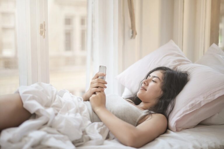 What to Do When You Start Your Day Scrolling Instead of Praying