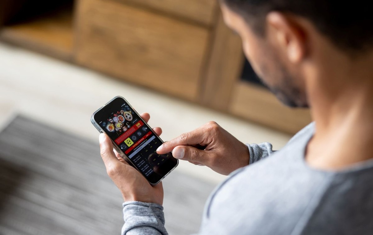 From Touchscreens to Tackles How Mobile Phones Are Supercharging Rugby Betting in South Africa