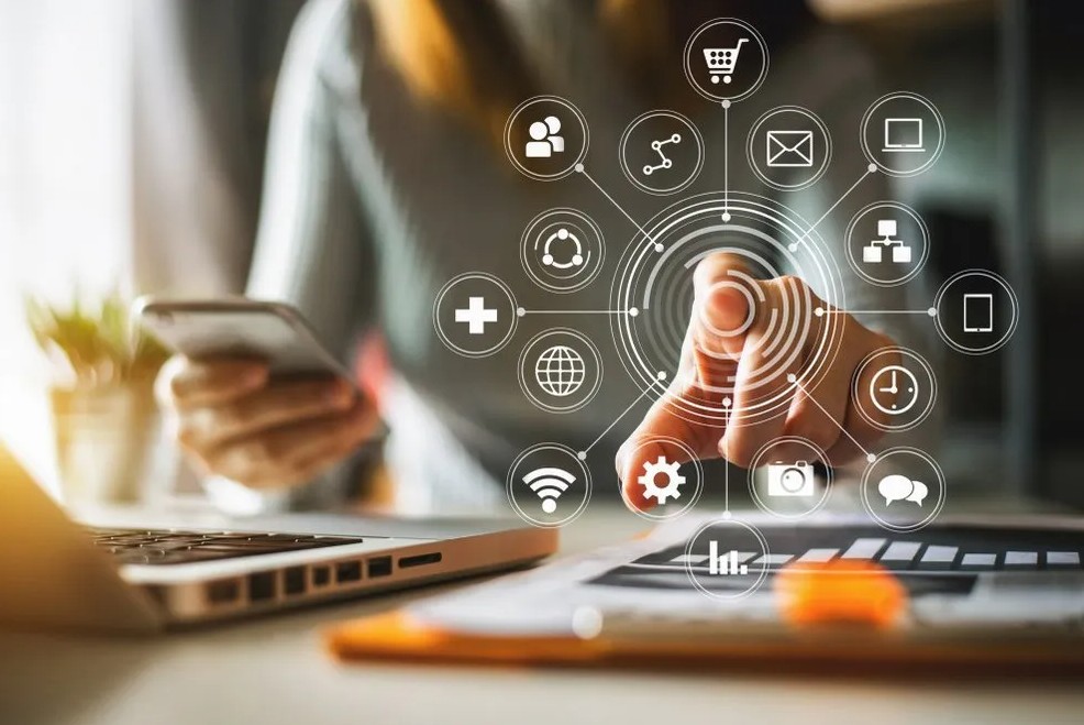 How Modern Digital Tools Are Transforming Online Communication